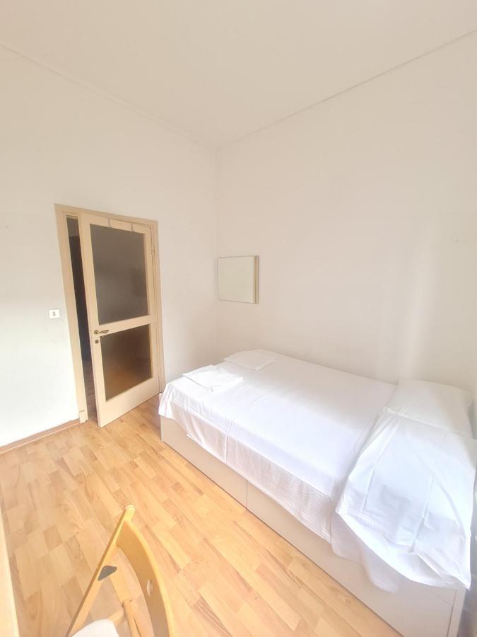 Santa Maria Valle Apartment Milan Luaran gambar